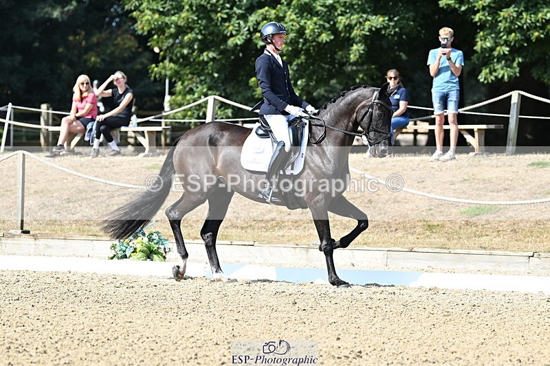 250810A-102438-05141 - 009-Ben.JamesClapton.Banks.Primadonna