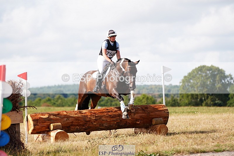 250803A-163022-17189 - Q-758-Caroline.Hutchens-CLOGORROWS.SOCKY