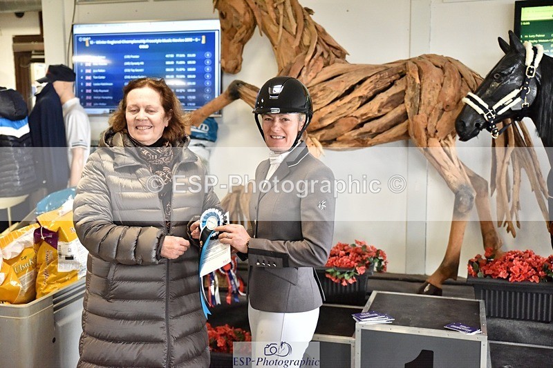 250215-153658-04470 - Medium Gold Presentations