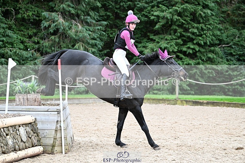 241117-142403-04554 - Cls 3 90-95cm 14.00 to 15.00