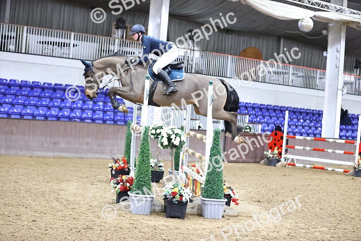 SBM_010143 - Class 25 - Equestrian Senior Foxhunter 1.20m