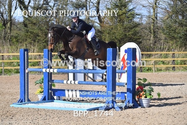 BPP_1744 - CLASS 18 SUN Senior Newcomers/ 1.10m Open