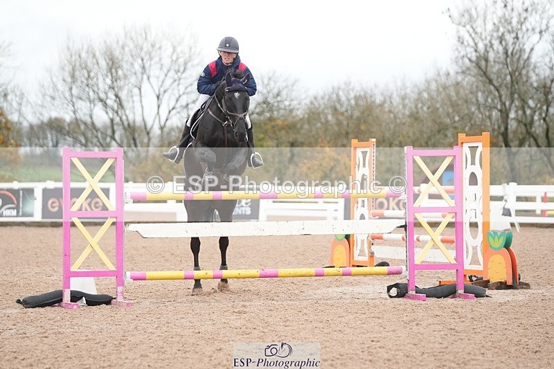 251107-132241-01137 - Cls 6 Foxhunter and 1.20m Open