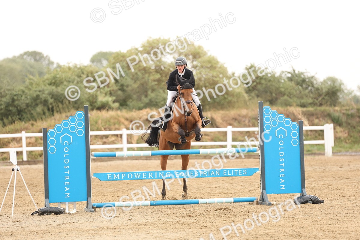 SBM_024087 - Class 6 - Senior Newcomers 1.10m