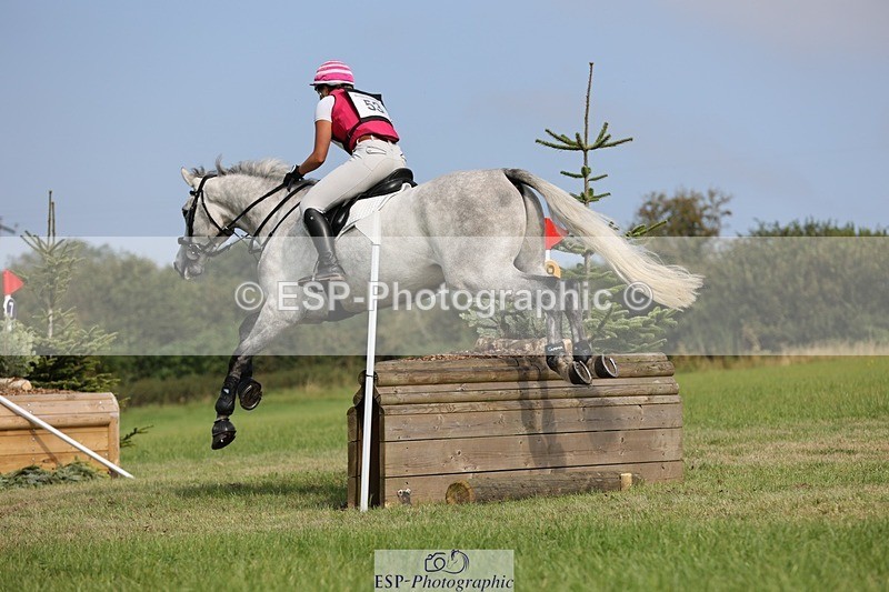 240831A-104920-00933 - 053-Lydia.Steele-FOLLYS.HERO