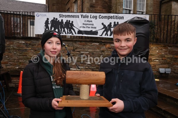 DAD_2010 - Stromness Yule Log Pull