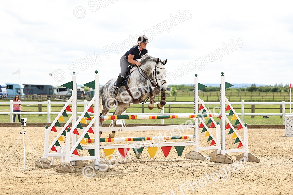 SBM_005990 - Class 19 - Senior Newcomers - 1.10m