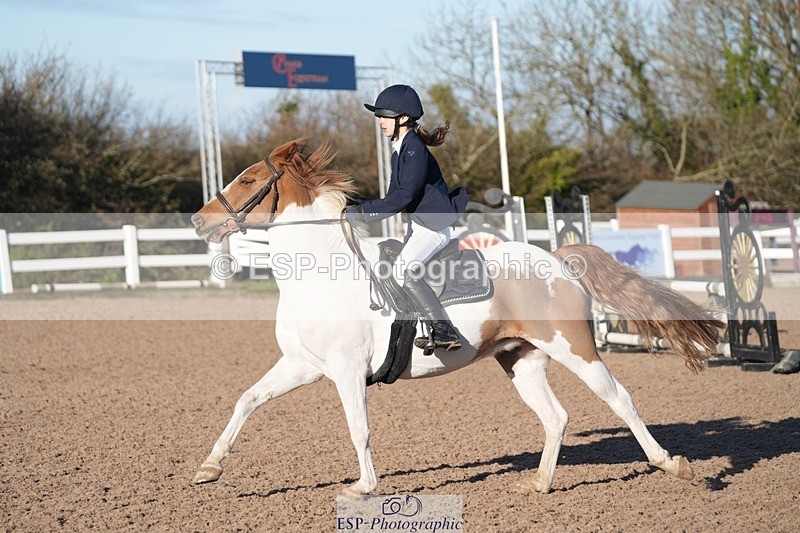 251130-104727-00988 - Cls 4 Pony Brit Nov & 80cm Open