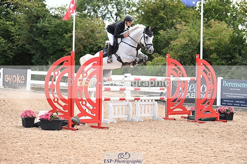 250723-155124-01243 - Cls 6 Foxhunter and 1.20m