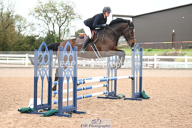 241023A-113859-00593 - Cls 1 British Novice and 90cm Open