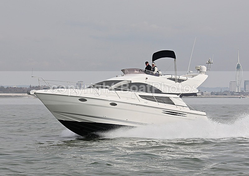 130428 LLULA FAIRLINE PHANTOM 40 WT7A7023 - Flybridge Cruisers