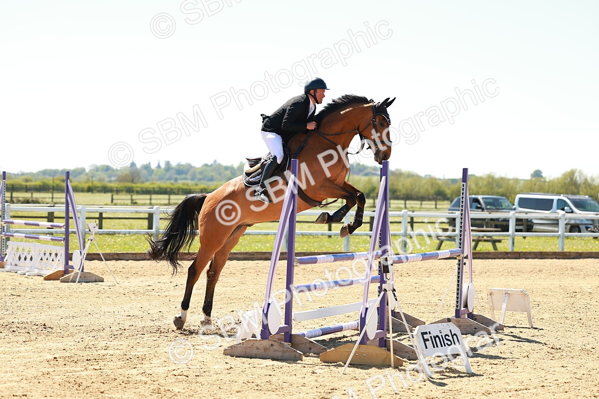 SBM_001461 - Class 4 - Senior Newcomers 1.10m