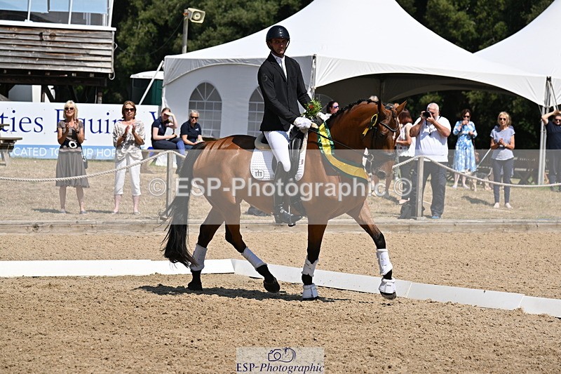 250810A-132622-06600 - Medium SILVER Presentations