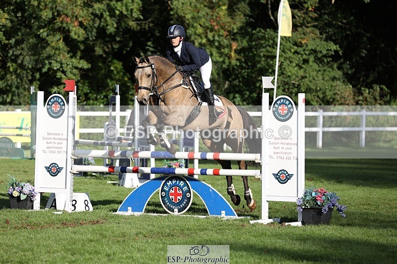 231022-153332-29832 - 498-SILVERLININGS.APHRODITE-Emily.Dobson-TrotUp+SJ