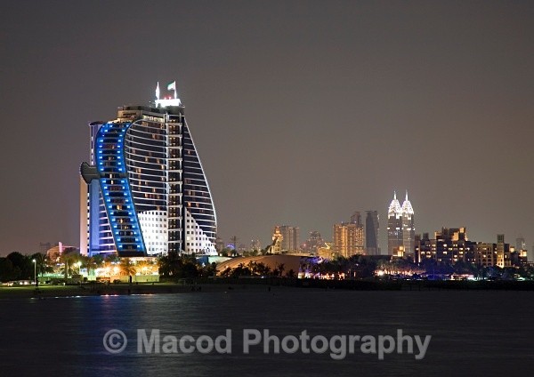 Jumeirah Beach Hotel - Dubai