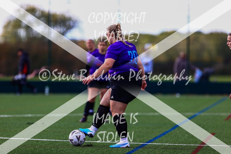 1DX31072 - 2025-10-05 FC Abbey Meads Ladies V Purton  Kingsdown FC Ladies