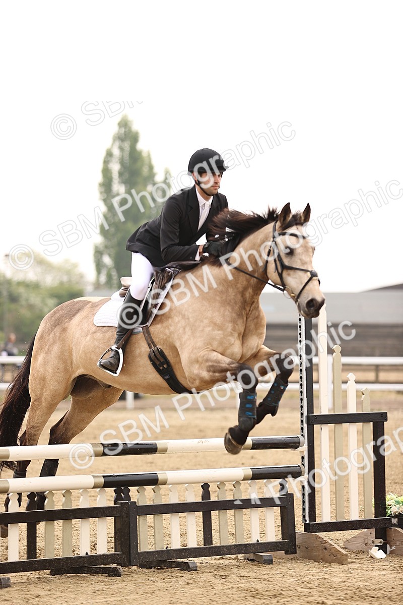  - Class 15 - Senior British novice - 90cm