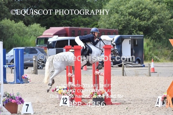 BPP_4356 - CLASS 19 SUN Springboard 128cm/ 138cm Restricted Handicap