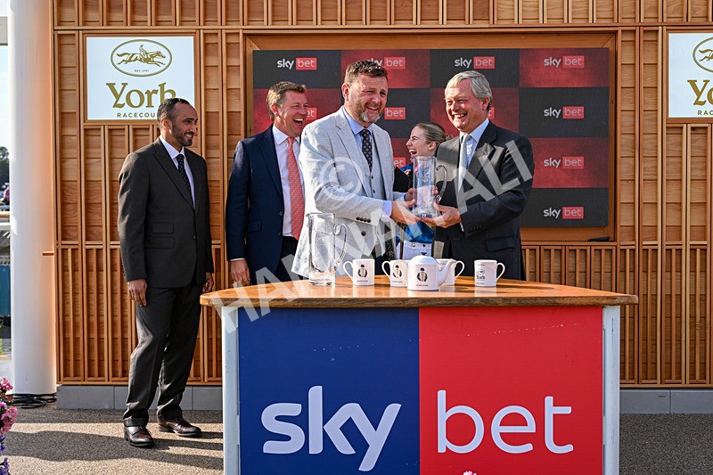210826-Race 7-Silver Lake-1794 - Race 7 17.20pm Sky Bet EBF Fillies' Handicap