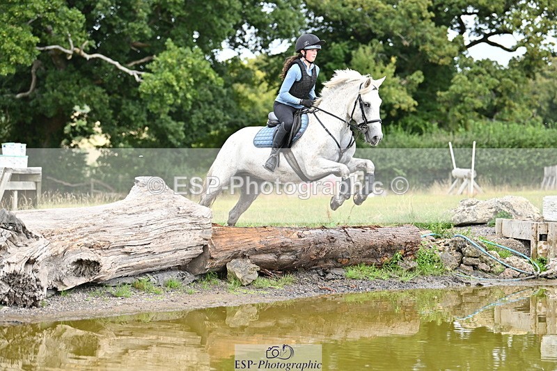 250821B-111358-00220 - Group B - Danielle