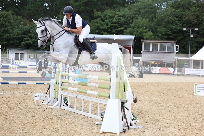 3E7A6396 - Class 8: Senior Newcomers/1.10m open
