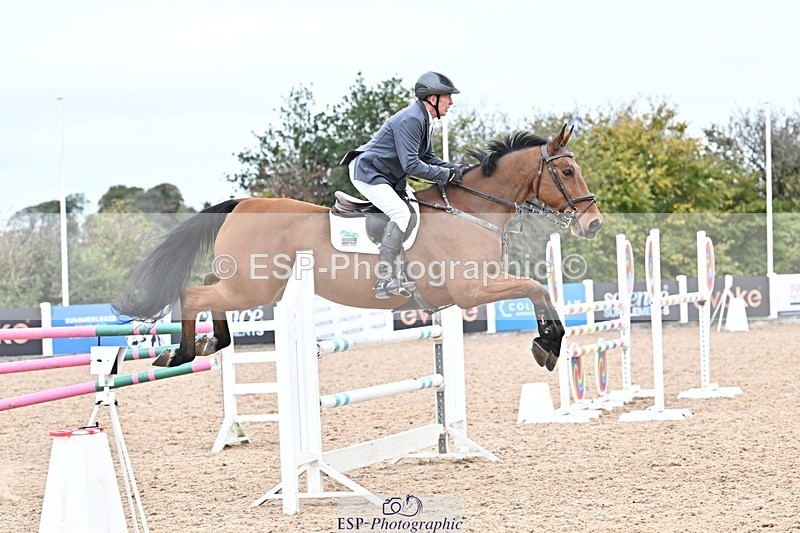 251015-133005-00585 - Cls 4 Newcomers and 1.10m Open