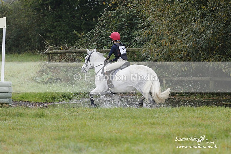 WWHT 171021 0639 - Novice Restricted (0.80m)  17/10/21