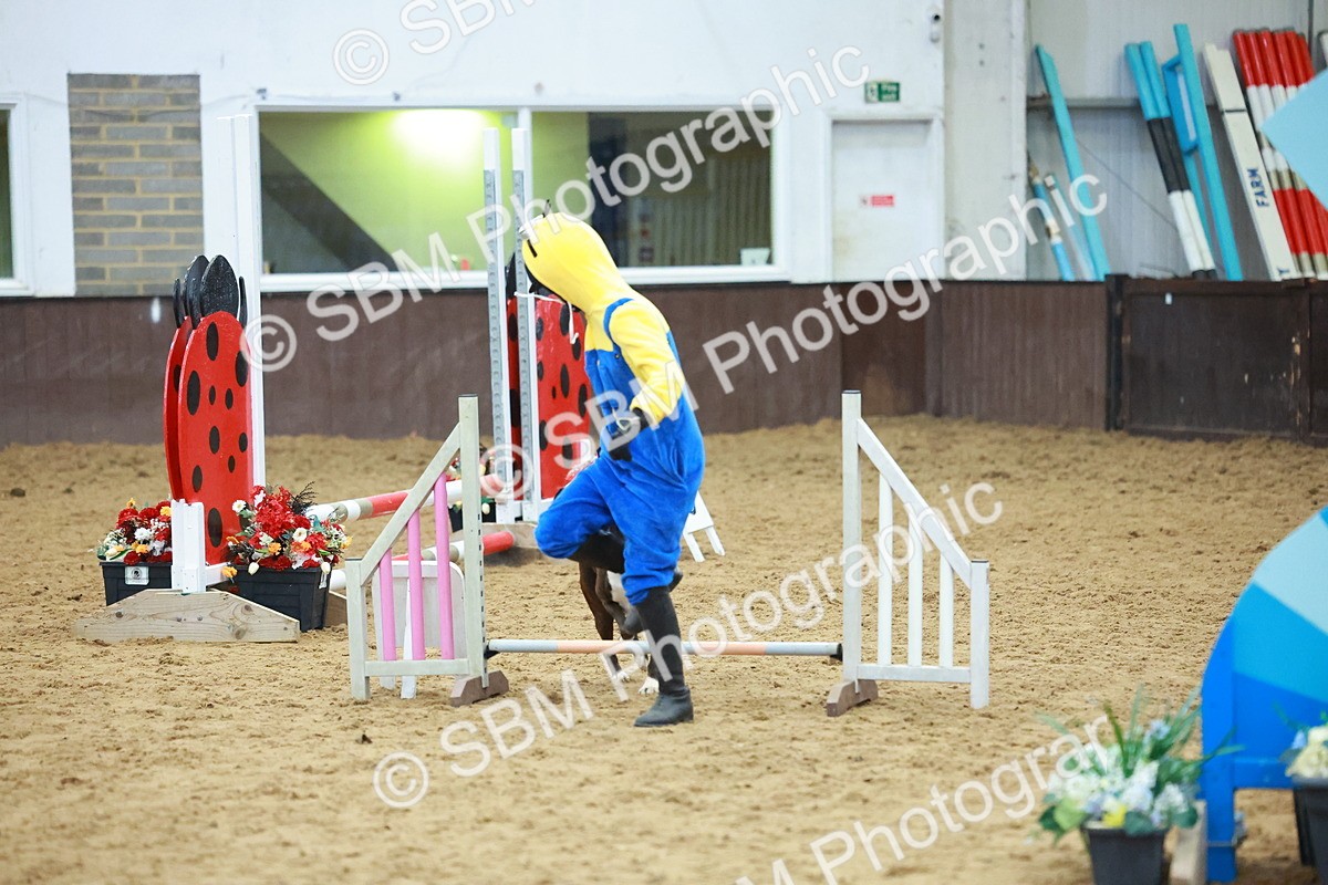 SBM_002235 - Class 3 - Horse & Hound (60cm)