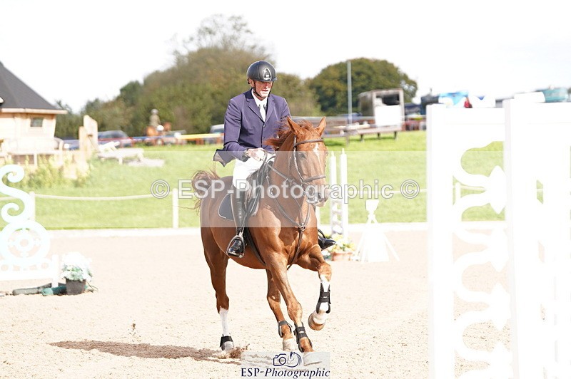 241004A-112340-00209 - Fri 02 Snr 1.05m Open