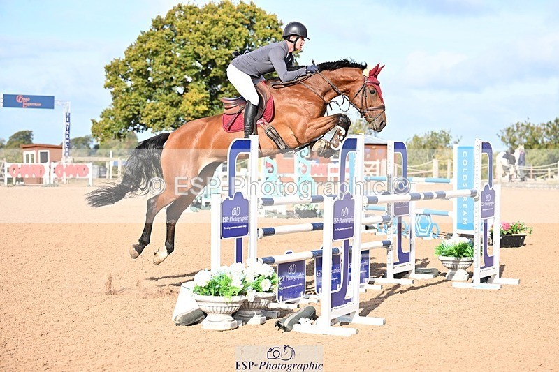 251005-103547-02805 - Cls 15 Foxhunter and 1.20m