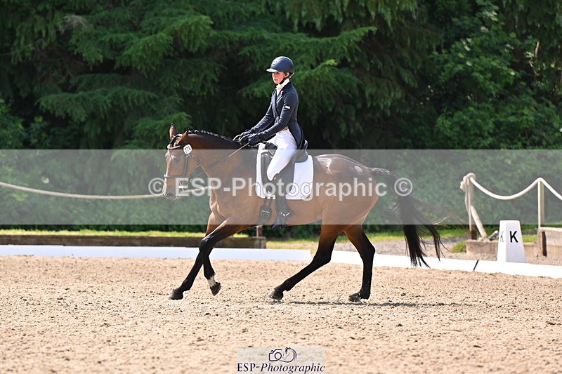 250523A-114211-06637 - C-274-Bizzy.Loffet-LONGBROOK.CHILLI.FLOWER