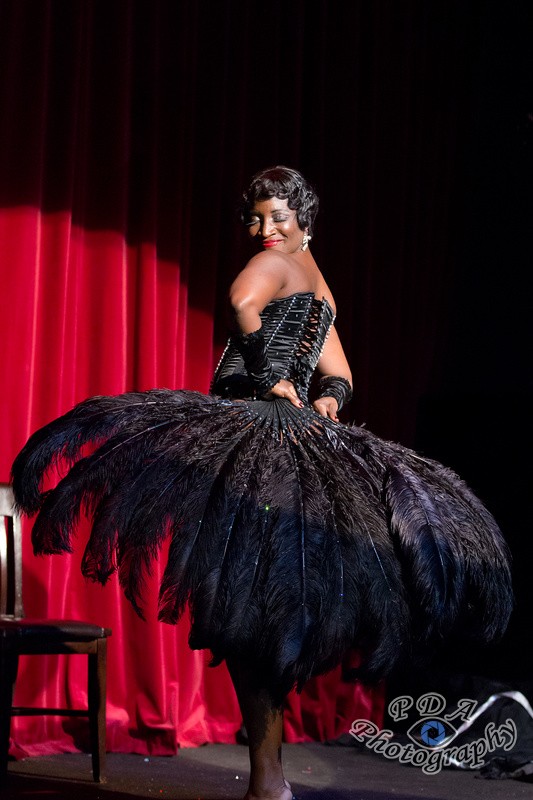 18 Mysti Vine, Burlesque