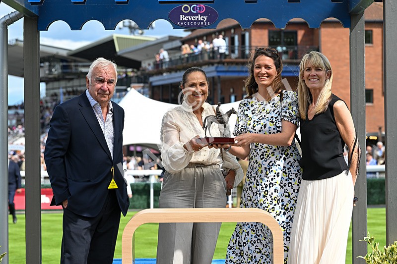 050725-Race 3-Lady Roxby-8084 - Race 3