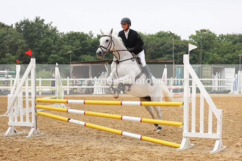 3E7A5510 - Class 4: Senior British Novice/90cm open