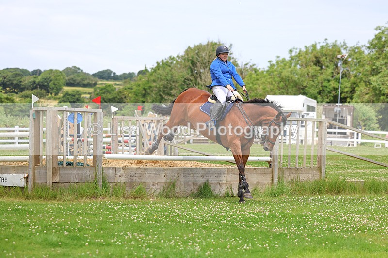 3E7A3609 - Class 6: Hawkins Motors Senior 1.00m Derby