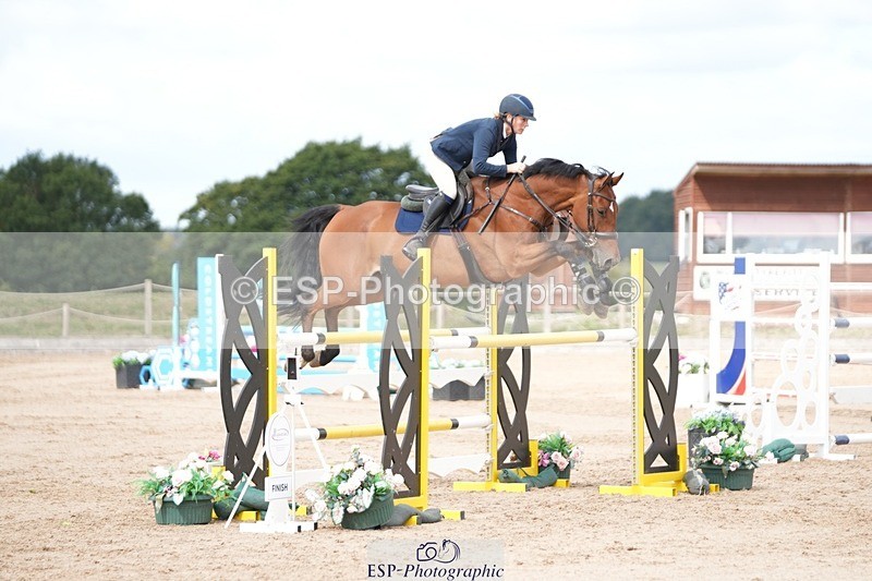 250801-105922-04831 - Cls 14 Snr Fox 1st Rnd