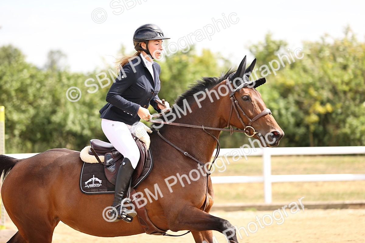 SBM_009726 - Class 8 - Senior Newcomers - 1.10  Open