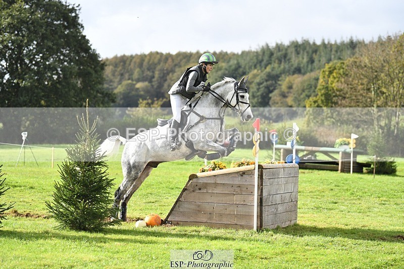 231020-140923-09676 - 120-VAN.KAUNITZ-Sara.Squires-XC