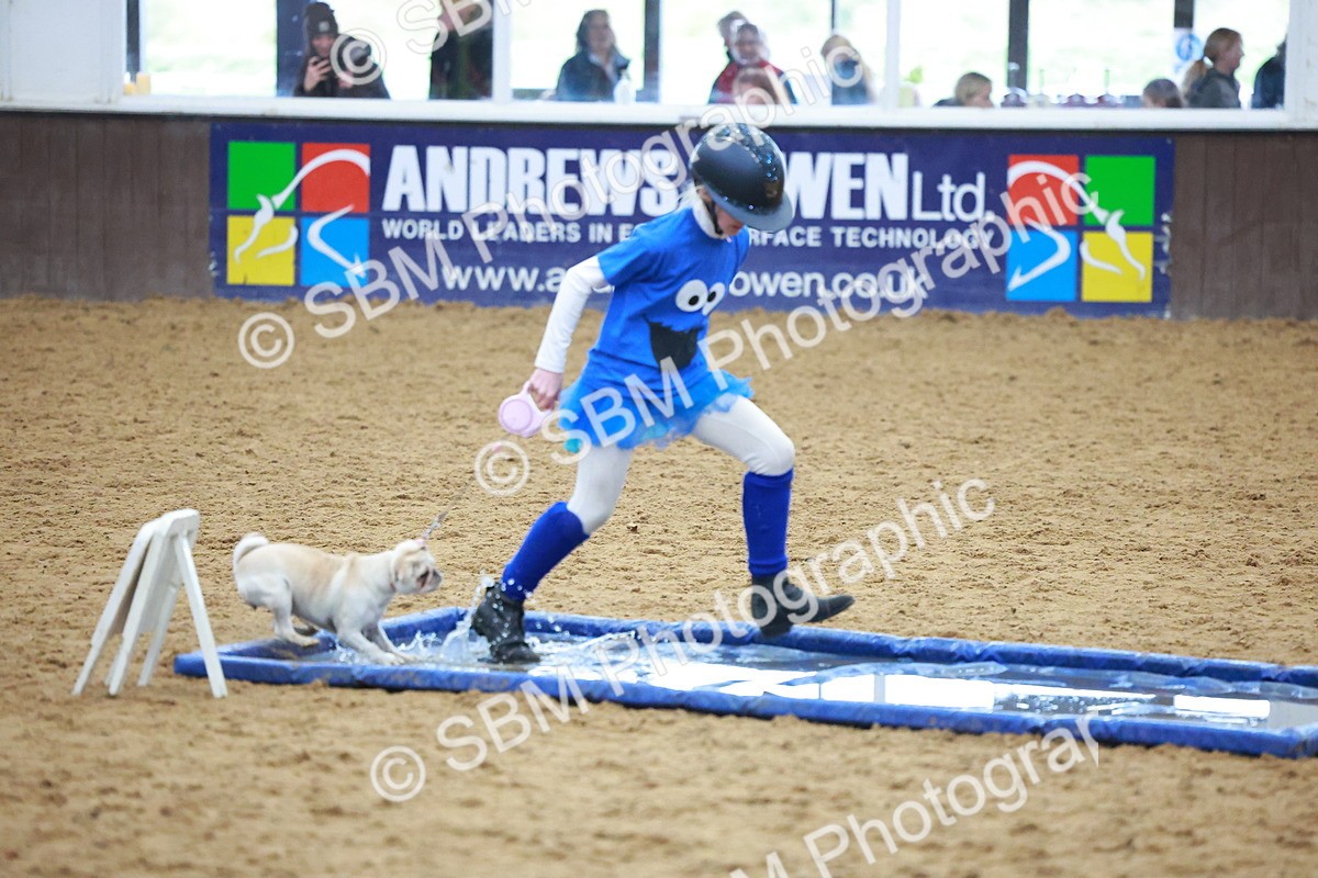 SBM_002149 - Class 3 - Horse & Hound (60cm)
