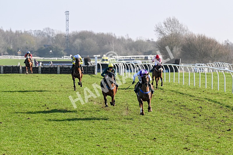 040326-Race 1-Pigeon House-8364 - Race 1