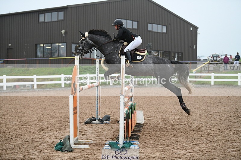 241103A-102716-07469 - SUN Cls 21 Snr Newcomers and 1.10m Open