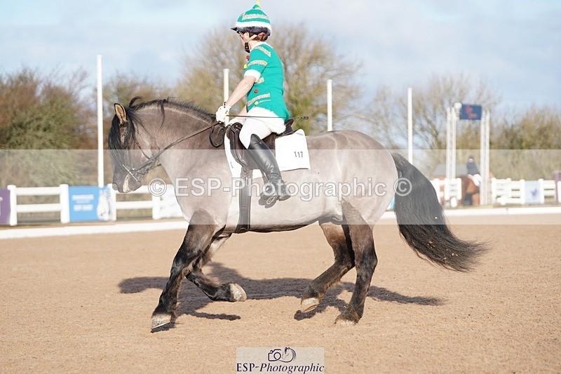 241214-112832-00309 - 117-Janine.Paterson-Pottertonpark.Mulreesh