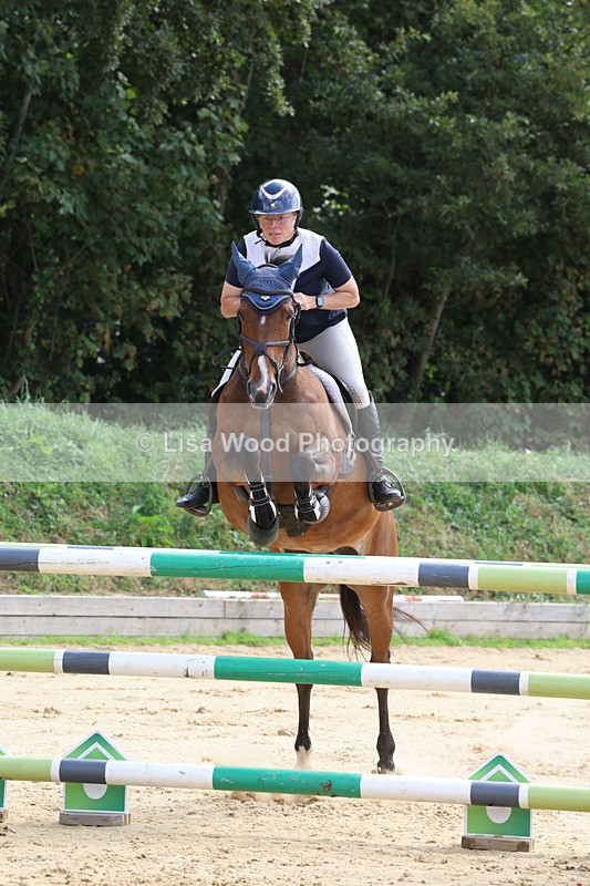 3E7A1904 - Class 9: Senior Foxhunter/1.20 open