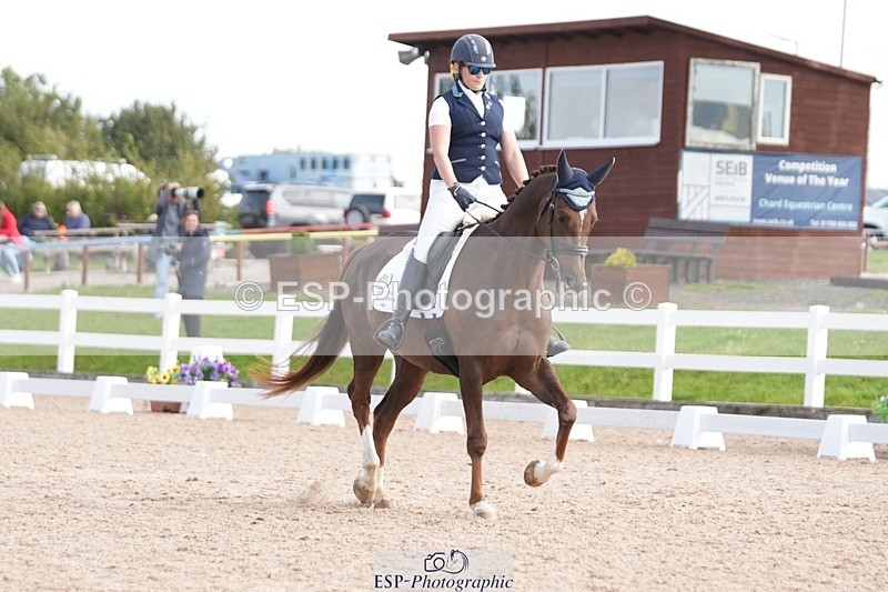 250906-104047-01530 - 006-Verity.PerryVogue