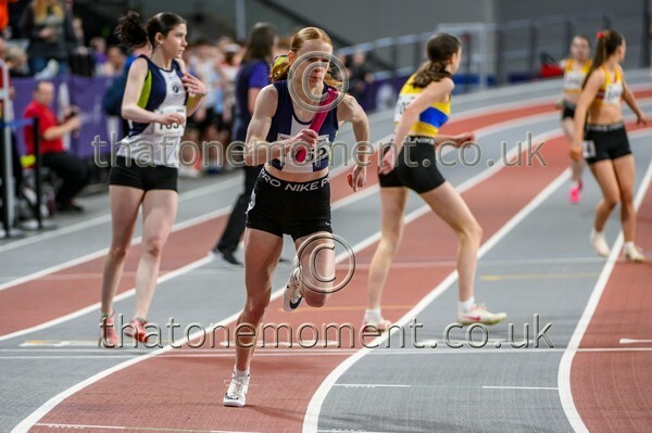 CombiMast25-925260 - Track Female Set One