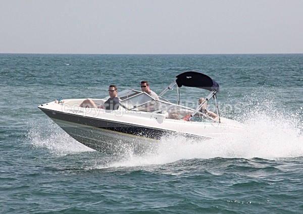 090524 SPEEDBOAT IMG_2291 - Motorboats - Open
