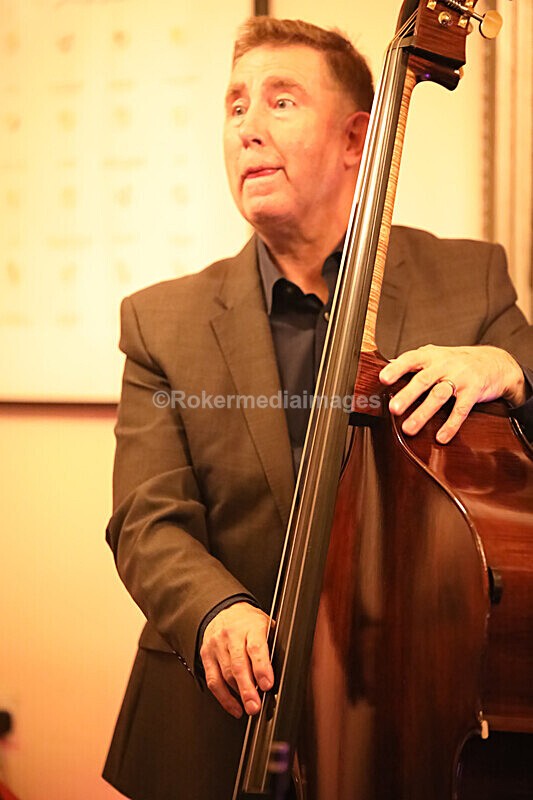 NKC-4 - Denny Illet and chums plays tribute to Nat King Cole