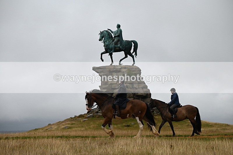 DSC_2030 - Time at Statue 12:13 to 12:32