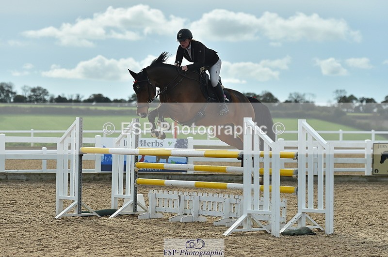 231111A-121324-01767 - Cls 12 Newcomers & 1.10m Open