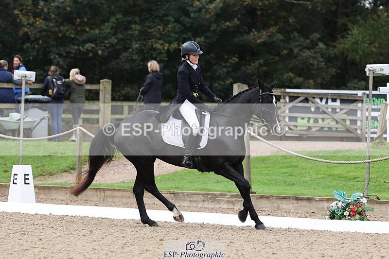 241024-094102-01136 - 128-Lottie.Turnell-TRICKLE